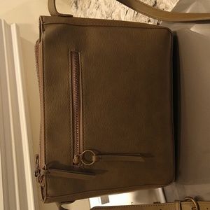 Universal Thread Crossbody Purse, Dk. Olive Green, Like New Condition